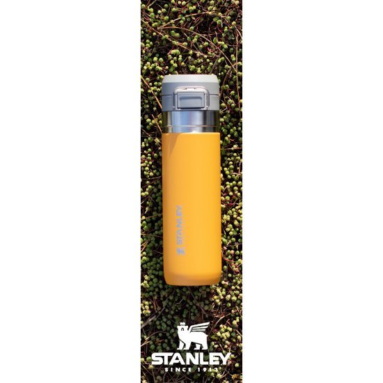 Stanley Quick Flip Water Bottle Saffron 0.70L